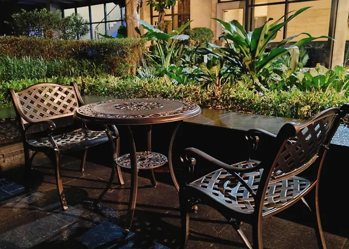 Barefoot Sanctuary 4* Manila